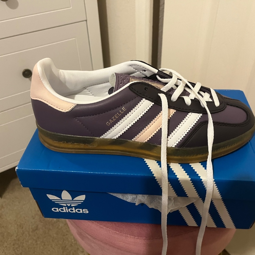 NEW Adidas Gazelle Indoor sneakers size 5.5 - Picture 3 of 9